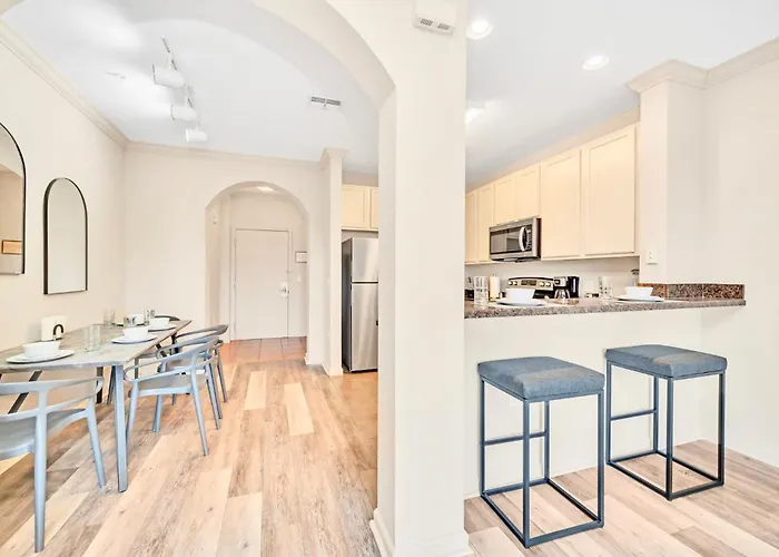 Bright 2Br Condo With Pool And Hot Tub - Near Disney!